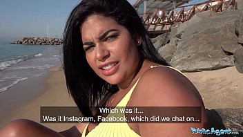 Play Public Agent A Blind date for Latina with huge natural boobs