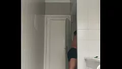 Play Sexy Amateur Shaves His Black Beach Shorts for Foot-Fucking