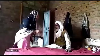 Play Paki old father in low