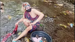 Play Asian Teen Ganda's Risque Public Doggystyle