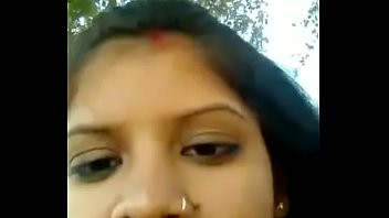 Play Young married bhabhi sex with lover in Corn Field