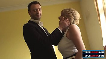 Play The mature submissive woman with big tits