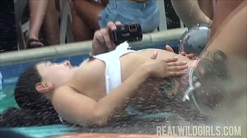 Play Pool Party Twerk Contest 18 Uncensored