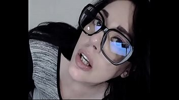 Play Milf in hot glasses